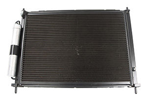 8200688382 Kühler mit Kondensator 