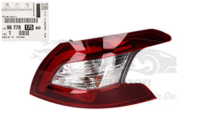 Rückleuchte Peugeot 9677817580