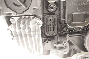 6J1941005L Scheinwerfer links H4 Halogen Valeo