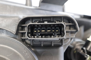 260608143R Scheinwerfer links Halogen Dacia