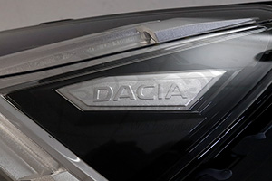 260606033R Scheinwerfer links LED Dacia