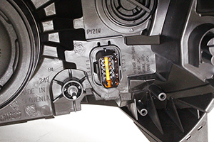 95527870 Scheinwerfer rechts H4 Halogen Hella